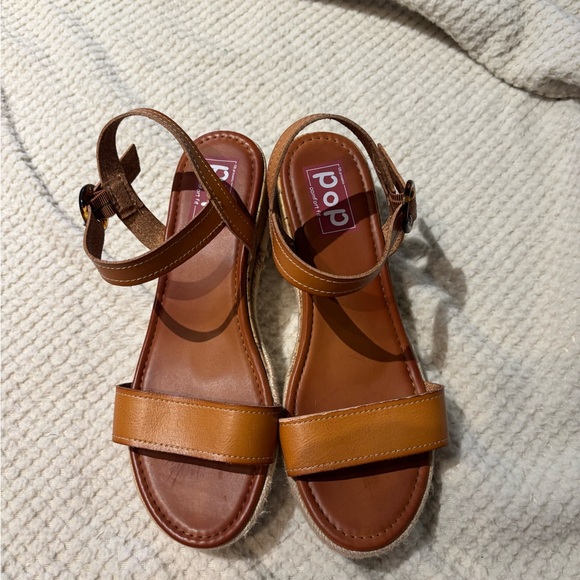 pop Shoes - FINAL SALE $10 Brown Tan Ankle-Strap Women’s Sandals Size 11 Women’s